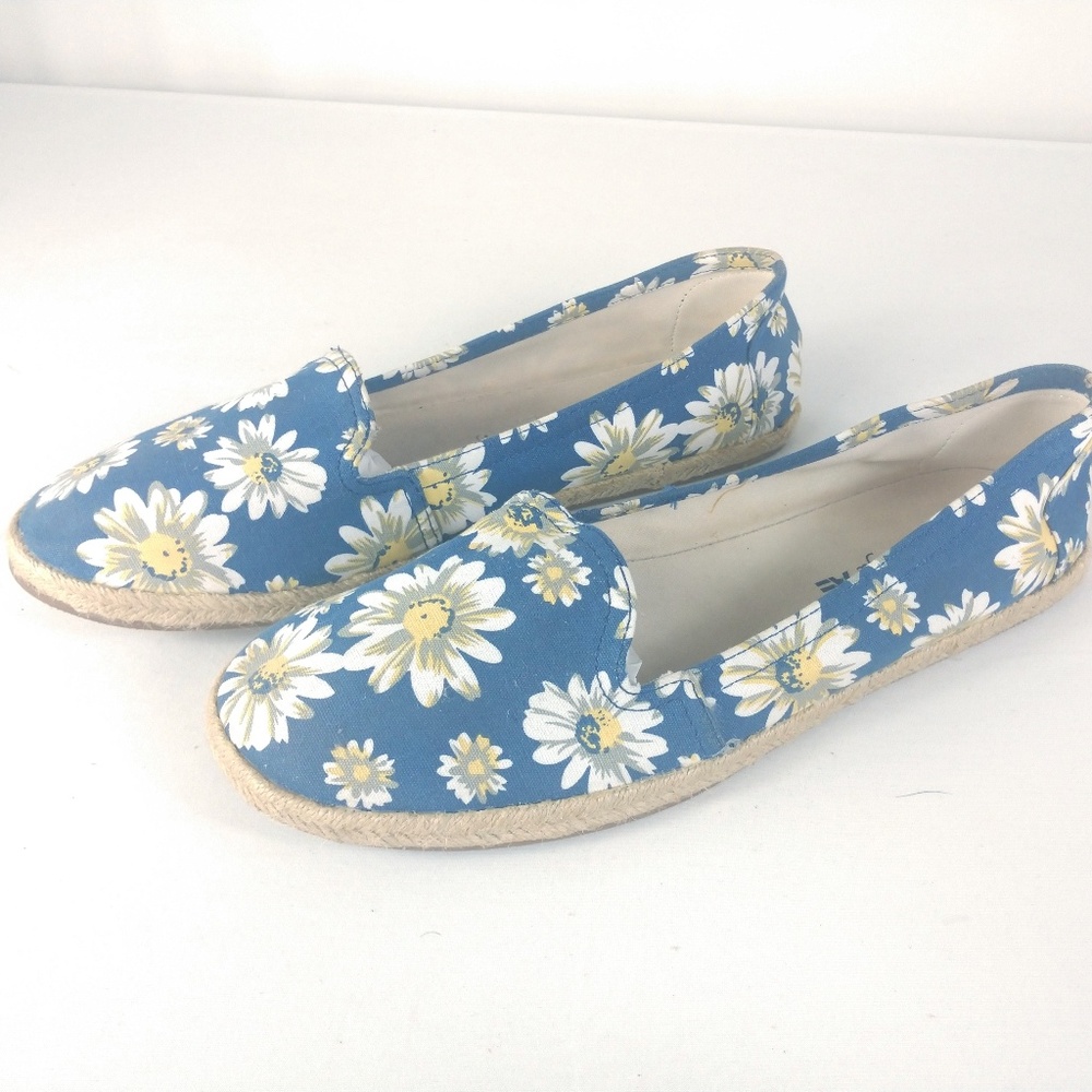 NWT American Eagle Outfitters Floral Espadrilles